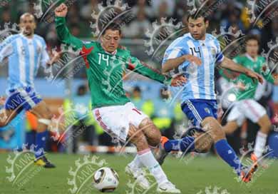 27 de junio de 2010 - Javier Hernández, Foto Barrera
